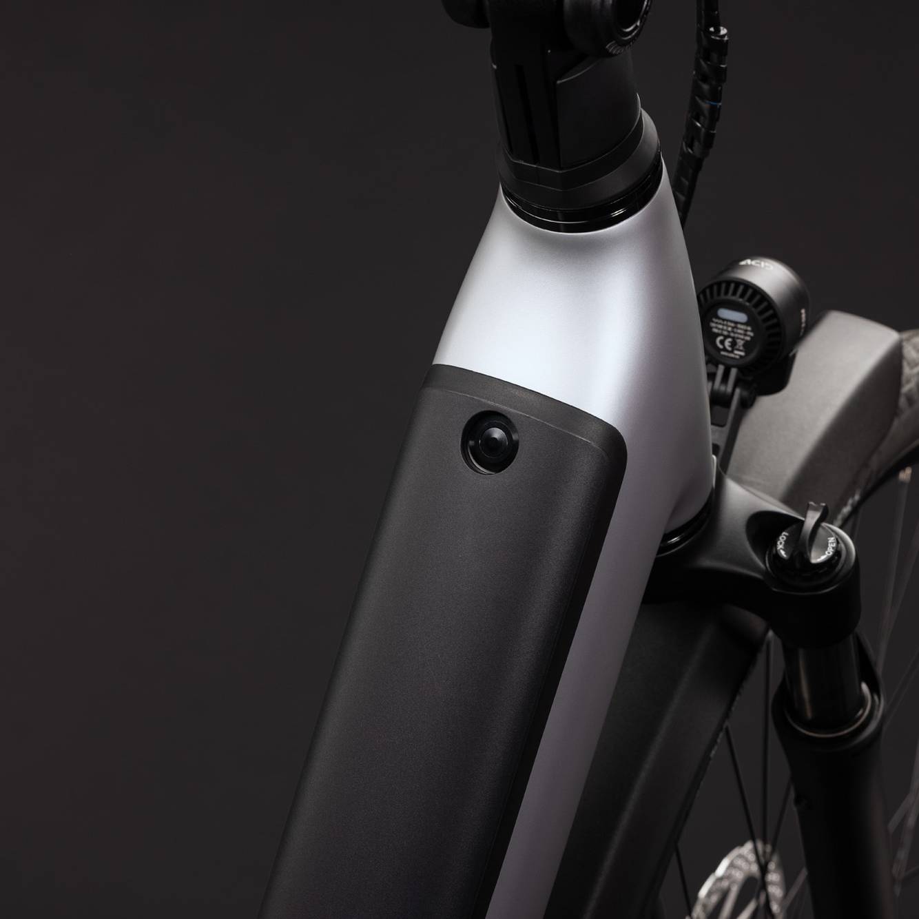 Cube Supreme Hybrid Deluxe PRO 600 Easy Entry Unisex Electric City Bike
