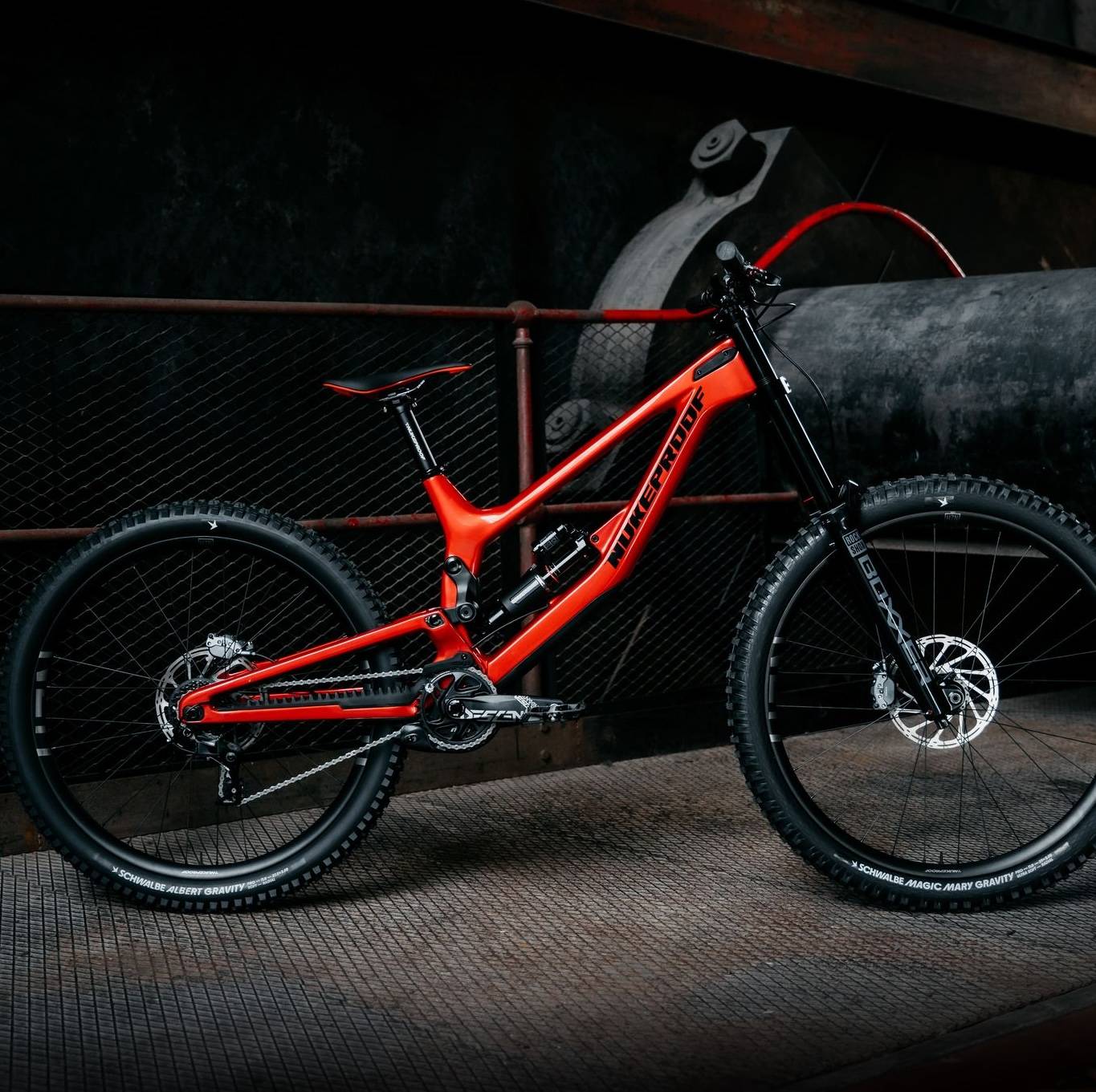 Nukeproof Dissent Carbon Pro Mullet Full Suspension Downhill Mountain Bike