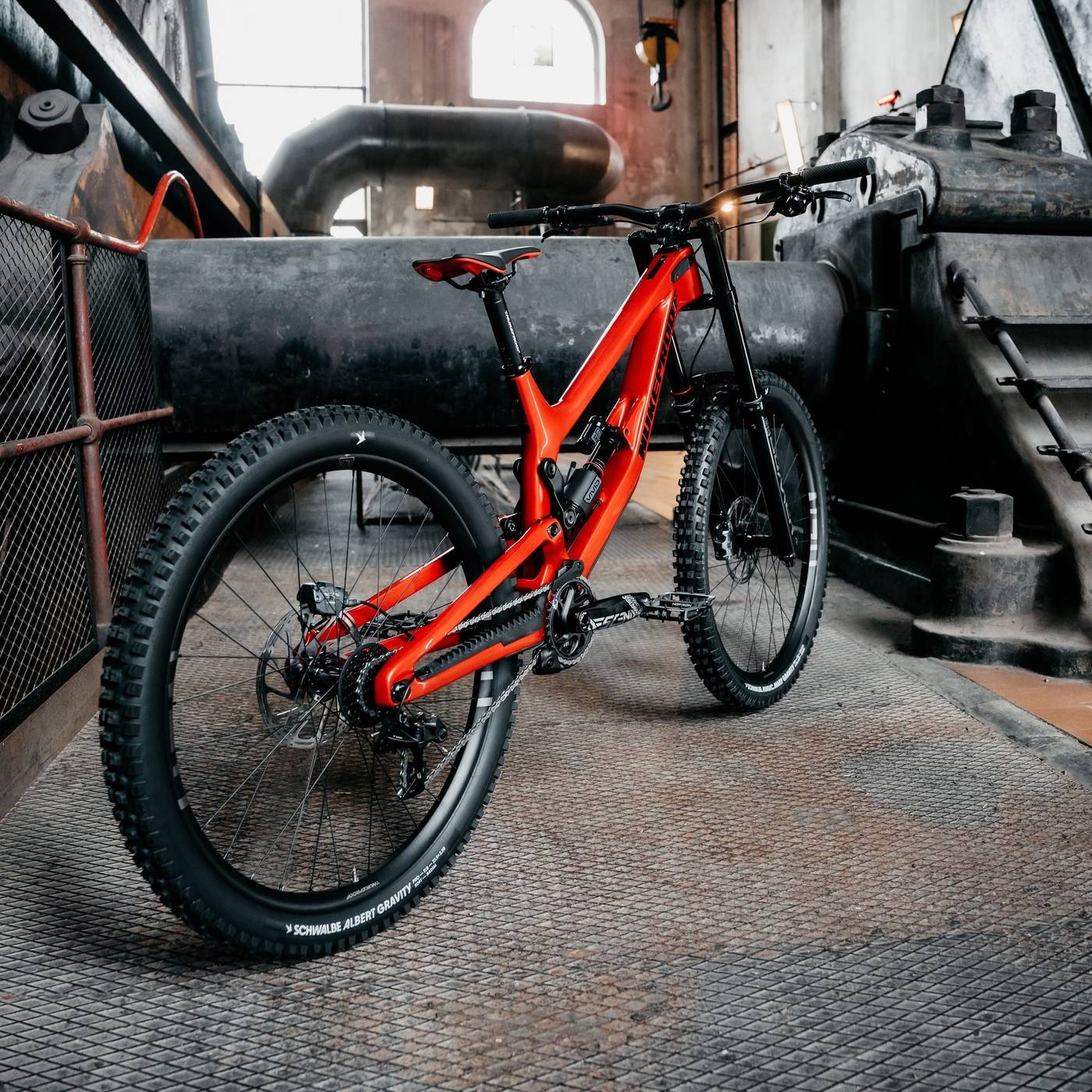 Nukeproof Dissent Carbon Pro Mullet Full Suspension Downhill Mountain Bike