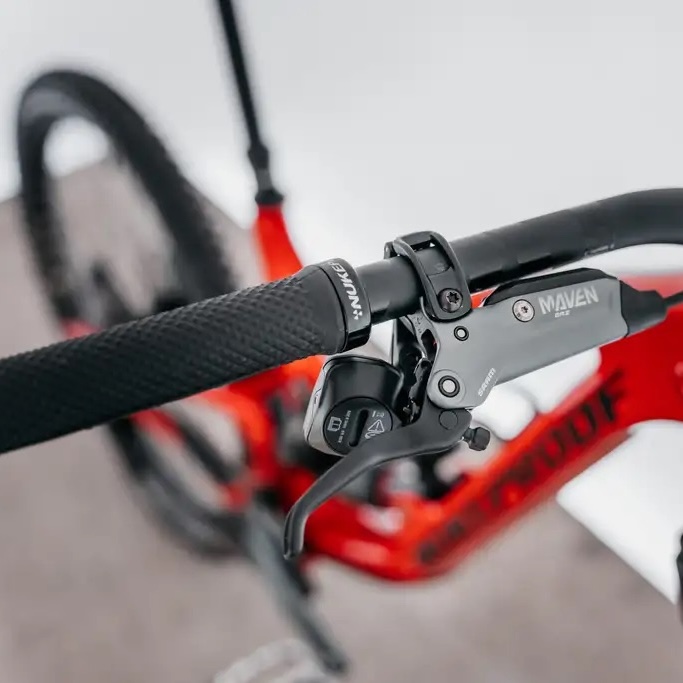 Nukeproof Giga Carbon Full Suspension Mountain Bike